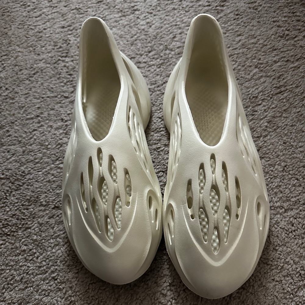 adidas Yeezy Foam RNNR